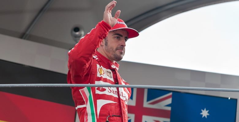 Föraren Fernando Alonso tävlar för stallet Ferrari