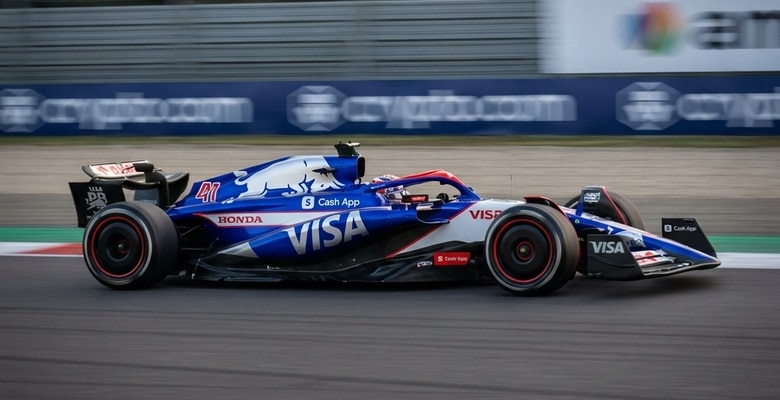 Formel 1-föraren Arvid Lindblad med nummer 41 som kör för Racing Bulls under säsongen 2026.