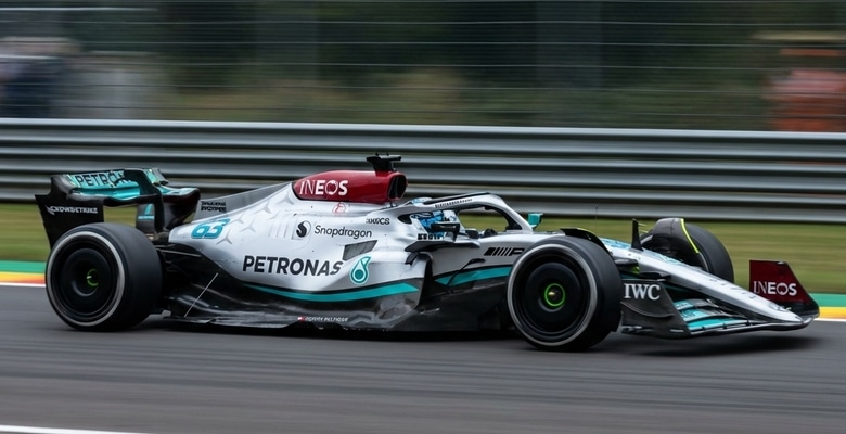 Formel 1-föraren George Russell med nummer 63 som kör för Mercedes AMG F1 under säsongen 2026.